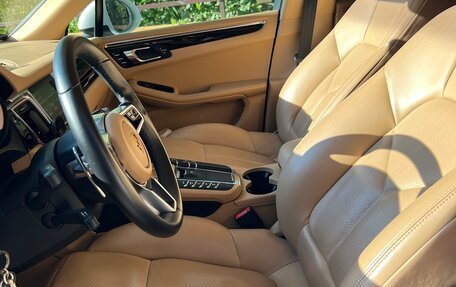 Porsche Macan I рестайлинг, 2015 год, 3 300 000 рублей, 2 фотография