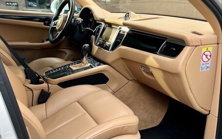 Porsche Macan I рестайлинг, 2015 год, 3 300 000 рублей, 4 фотография