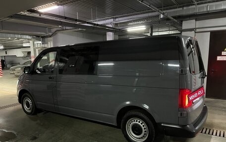 Volkswagen Transporter T6 рестайлинг, 2018 год, 2 500 000 рублей, 4 фотография