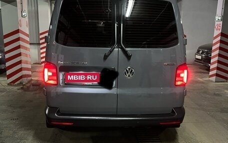 Volkswagen Transporter T6 рестайлинг, 2018 год, 2 500 000 рублей, 3 фотография