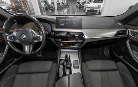 BMW 5 серия, 2018 год, 3 980 000 рублей, 8 фотография