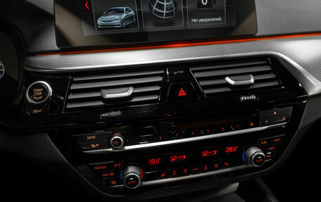 BMW 5 серия, 2018 год, 3 980 000 рублей, 17 фотография