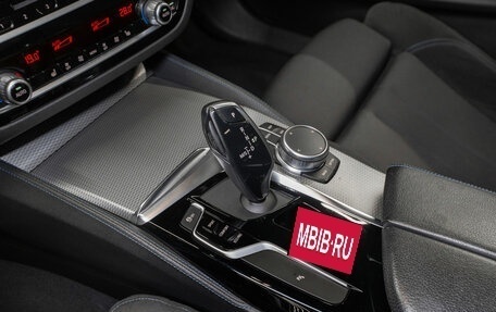 BMW 5 серия, 2018 год, 3 980 000 рублей, 16 фотография