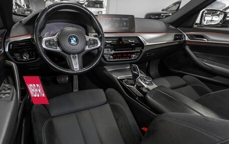 BMW 5 серия, 2018 год, 3 980 000 рублей, 7 фотография