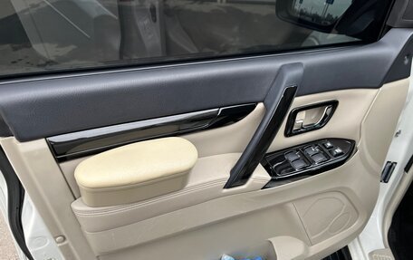 Mitsubishi Pajero IV, 2019 год, 4 200 000 рублей, 18 фотография