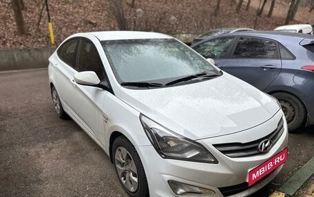Hyundai Solaris II рестайлинг, 2015 год, 1 150 000 рублей, 1 фотография