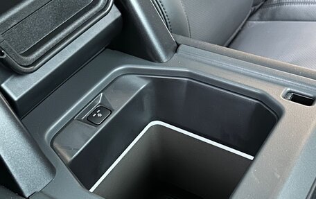 Land Rover Defender II, 2025 год, 17 999 000 рублей, 10 фотография