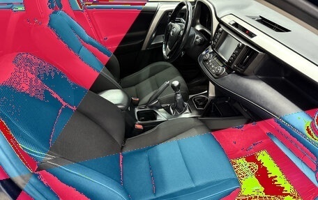 Toyota RAV4, 2019 год, 2 390 000 рублей, 11 фотография