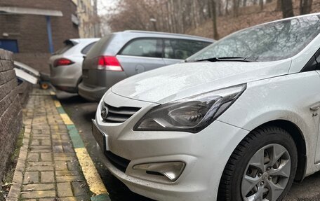 Hyundai Solaris II рестайлинг, 2015 год, 1 150 000 рублей, 9 фотография