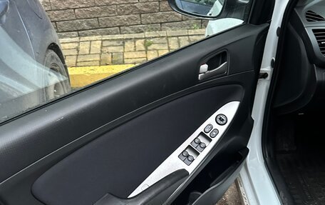 Hyundai Solaris II рестайлинг, 2015 год, 1 150 000 рублей, 10 фотография