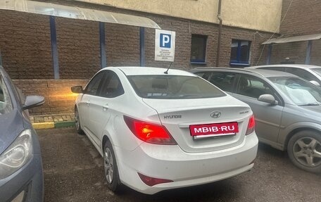 Hyundai Solaris II рестайлинг, 2015 год, 1 150 000 рублей, 2 фотография