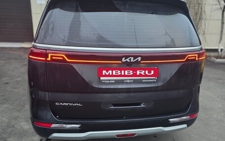 KIA Carnival, 2023 год, 5 800 000 рублей, 2 фотография