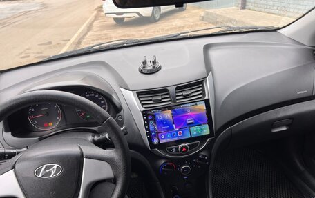 Hyundai Solaris II рестайлинг, 2014 год, 625 000 рублей, 4 фотография