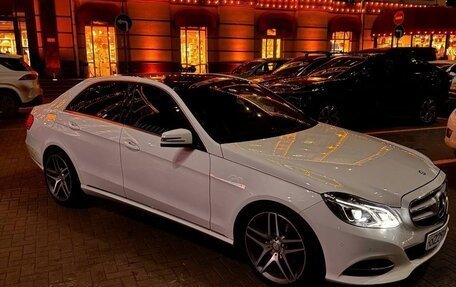 Mercedes-Benz E-Класс, 2013 год, 2 300 000 рублей, 4 фотография