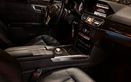 Mercedes-Benz E-Класс, 2013 год, 2 300 000 рублей, 19 фотография