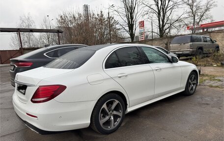 Mercedes-Benz E-Класс, 2021 год, 3 500 000 рублей, 3 фотография