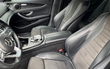 Mercedes-Benz E-Класс, 2021 год, 3 500 000 рублей, 5 фотография