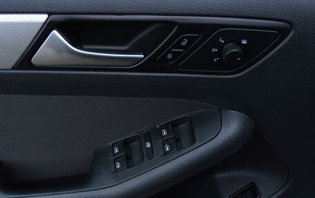 Volkswagen Jetta VI, 2013 год, 1 285 000 рублей, 30 фотография