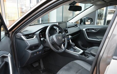 Toyota RAV4, 2021 год, 3 400 000 рублей, 12 фотография