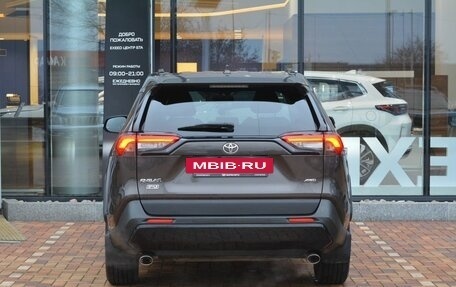 Toyota RAV4, 2021 год, 3 400 000 рублей, 6 фотография