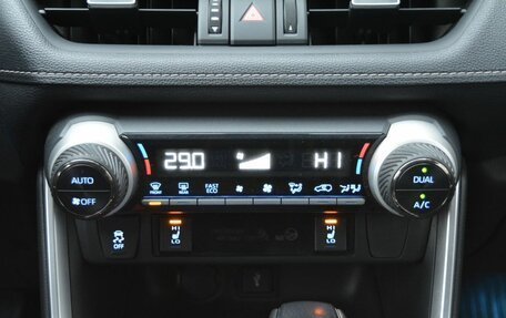 Toyota RAV4, 2021 год, 3 400 000 рублей, 21 фотография