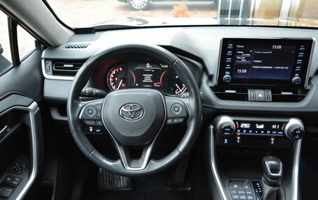 Toyota RAV4, 2021 год, 3 400 000 рублей, 18 фотография