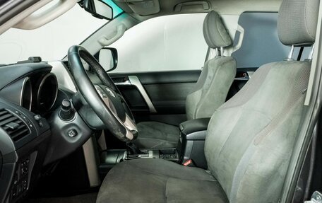 Toyota Land Cruiser Prado 150 рестайлинг 2, 2010 год, 2 240 000 рублей, 6 фотография