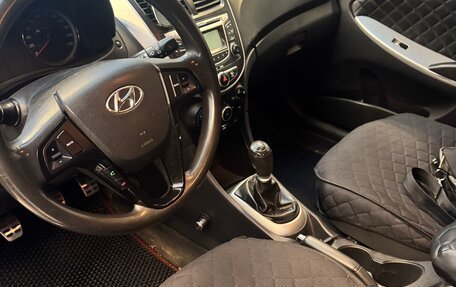 Hyundai Solaris II рестайлинг, 2011 год, 740 000 рублей, 5 фотография