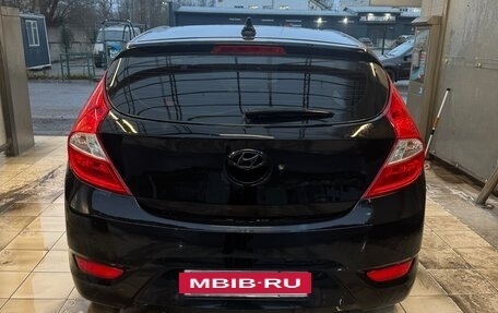 Hyundai Solaris II рестайлинг, 2011 год, 740 000 рублей, 4 фотография