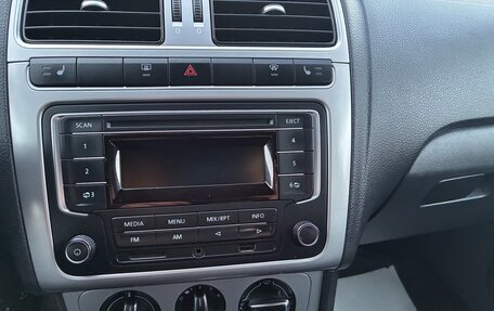 Volkswagen Polo VI (EU Market), 2013 год, 850 000 рублей, 13 фотография