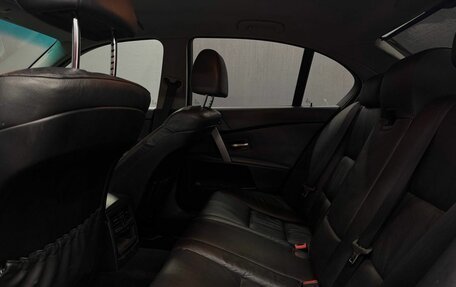 BMW 5 серия, 2004 год, 969 999 рублей, 18 фотография