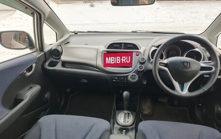 Honda Fit III, 2010 год, 740 000 рублей, 3 фотография