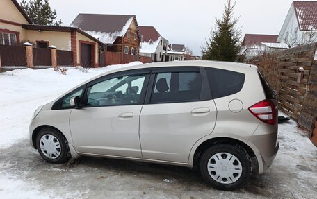 Honda Fit III, 2010 год, 740 000 рублей, 7 фотография
