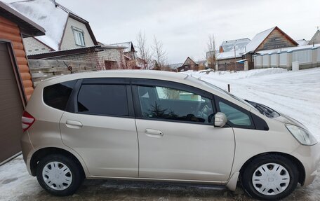 Honda Fit III, 2010 год, 740 000 рублей, 8 фотография