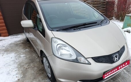 Honda Fit III, 2010 год, 740 000 рублей, 2 фотография