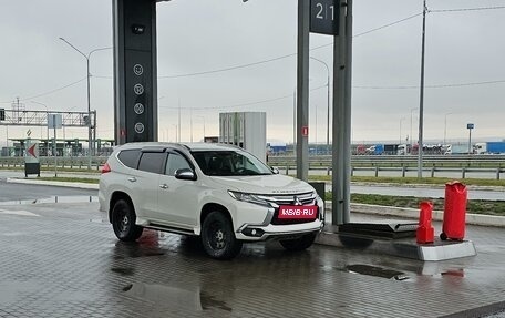 Mitsubishi Pajero Sport III рестайлинг, 2017 год, 2 950 000 рублей, 2 фотография