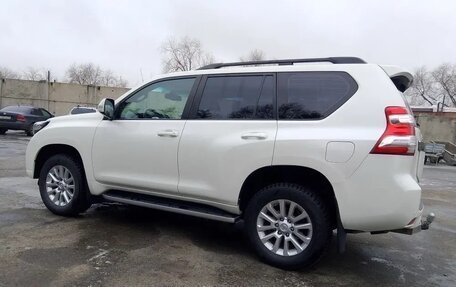 Toyota Land Cruiser Prado 150 рестайлинг 2, 2015 год, 3 600 000 рублей, 3 фотография