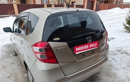 Honda Fit III, 2010 год, 740 000 рублей, 11 фотография