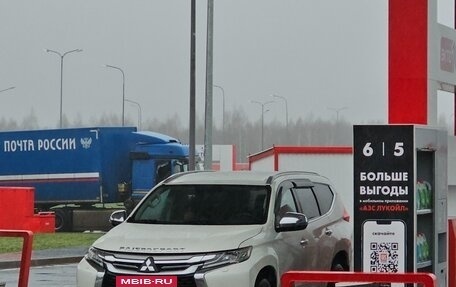 Mitsubishi Pajero Sport III рестайлинг, 2017 год, 2 950 000 рублей, 3 фотография