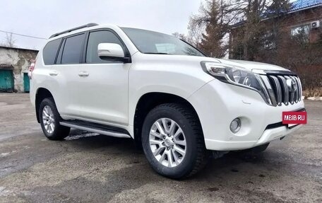 Toyota Land Cruiser Prado 150 рестайлинг 2, 2015 год, 3 600 000 рублей, 14 фотография