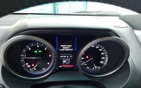 Toyota Land Cruiser Prado 150 рестайлинг 2, 2015 год, 3 600 000 рублей, 16 фотография