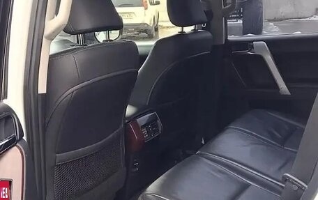 Toyota Land Cruiser Prado 150 рестайлинг 2, 2015 год, 3 600 000 рублей, 23 фотография