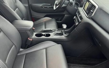 KIA Sportage IV рестайлинг, 2018 год, 2 100 000 рублей, 4 фотография