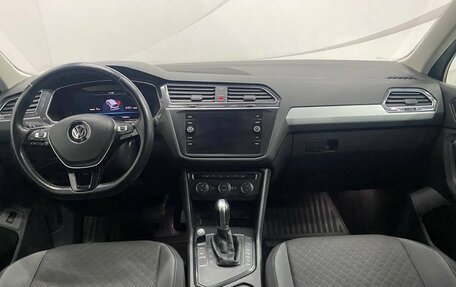 Volkswagen Tiguan II, 2018 год, 2 250 000 рублей, 11 фотография