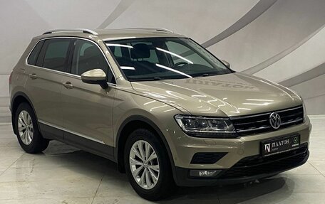 Volkswagen Tiguan II, 2018 год, 2 250 000 рублей, 3 фотография