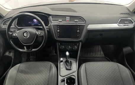 Volkswagen Tiguan II, 2018 год, 2 250 000 рублей, 10 фотография