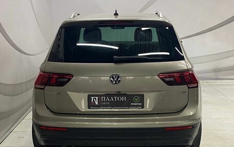 Volkswagen Tiguan II, 2018 год, 2 250 000 рублей, 6 фотография