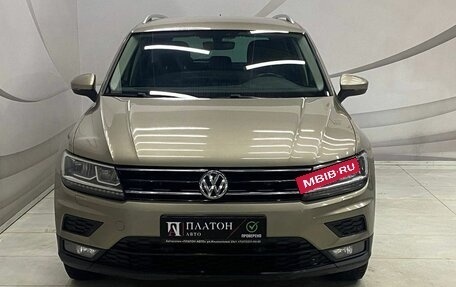 Volkswagen Tiguan II, 2018 год, 2 250 000 рублей, 2 фотография