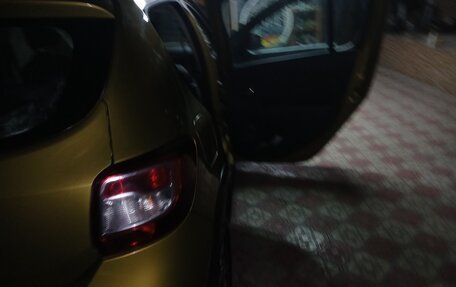 Renault Sandero II рестайлинг, 2015 год, 1 200 000 рублей, 23 фотография