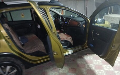 Renault Sandero II рестайлинг, 2015 год, 1 200 000 рублей, 20 фотография